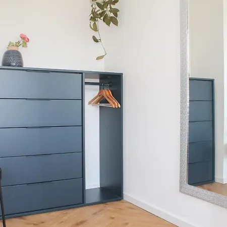 Apartament Wonderful World - Stadtnah, Balkon, Parkplatz, E-ladestation, Fitnessstudio *
