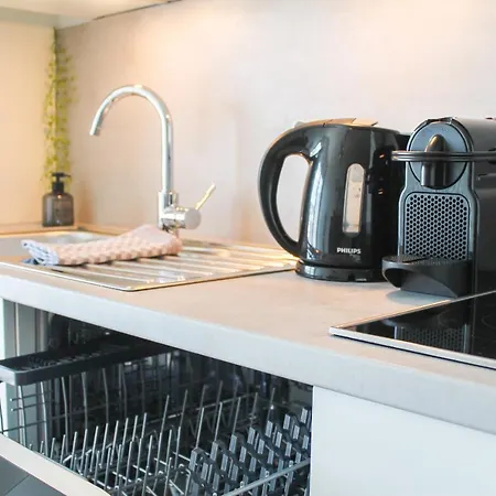 Wonderful World - Stadtnah, Balkon, Parkplatz, E-ladestation, Fitnessstudio Apartament