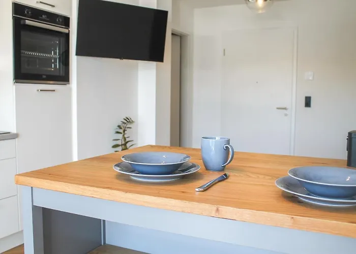 Wonderful World - Stadtnah, Balkon, Parkplatz, E-ladestation, Fitnessstudio *