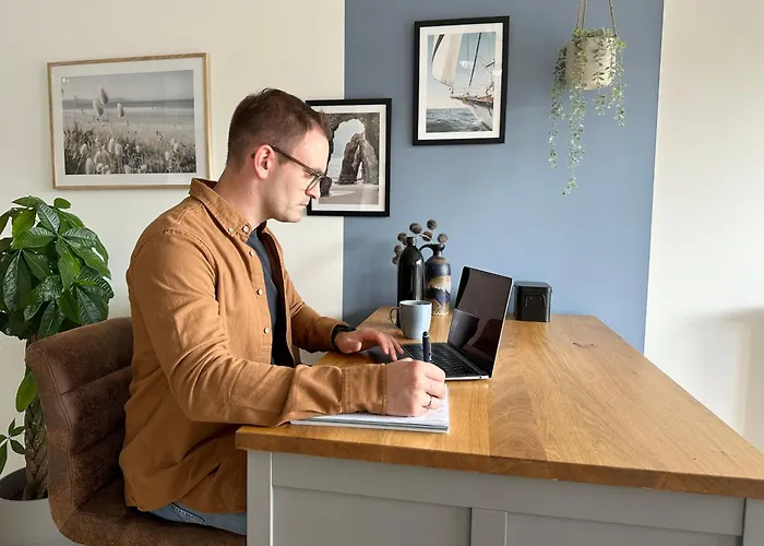 Wonderful World - Stadtnah, Balkon, Parkplatz, E-ladestation, Fitnessstudio *